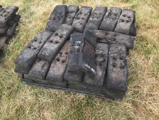 Rubber track pads for 13 ton digger