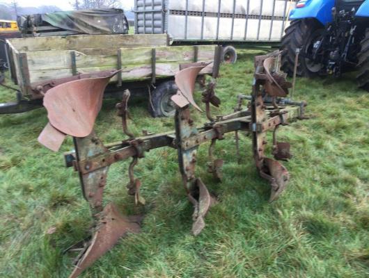Ransomes 3 Furrow reversible plough £450 plus vat £540
