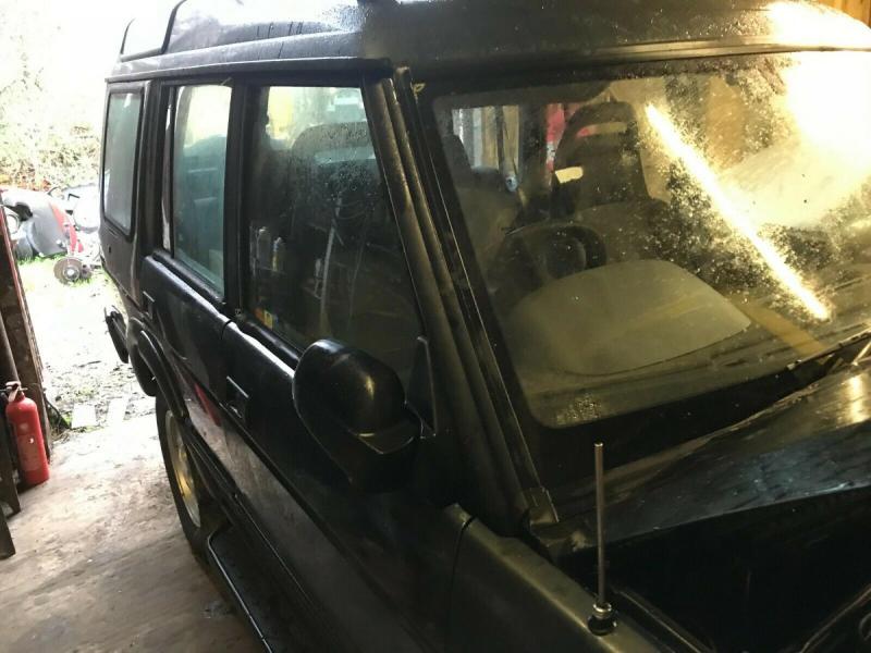 Landrover Discovery Landrover Discovery 300 TDi offside front door £90