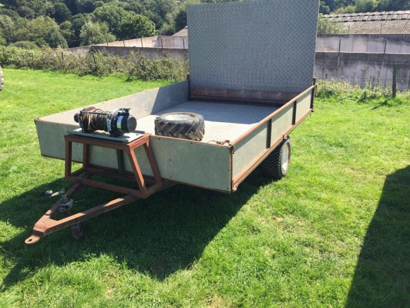 Low level trailer with hydraulic winch £700