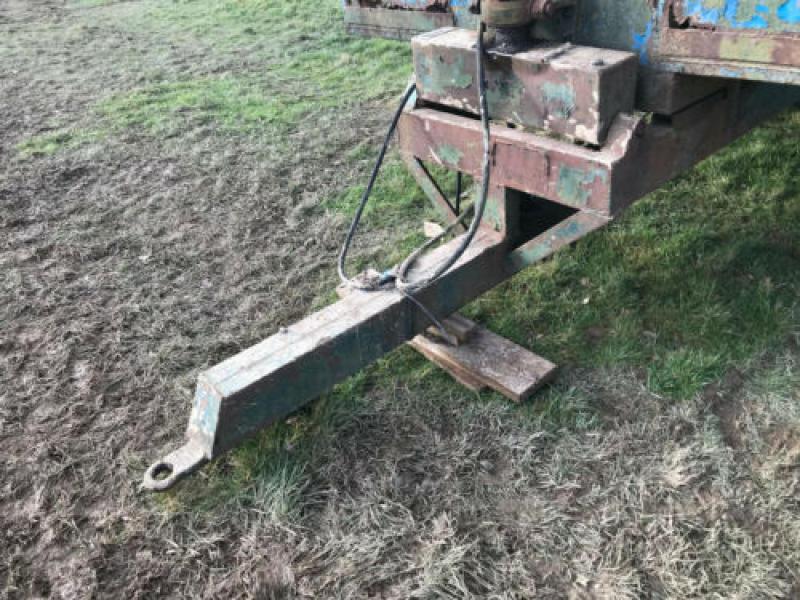Tipping trailer single axle