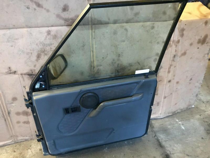 Landrover Discovery Landrover Discovery 300 TDi offside front door £90