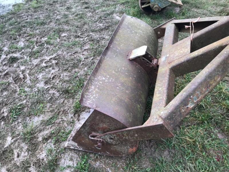 Tractor rear loader three point link