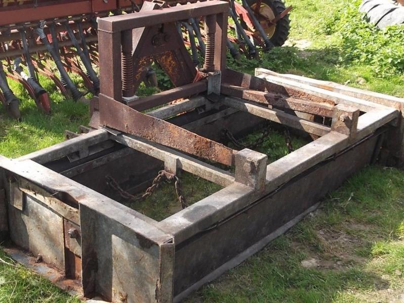 tractor mounted dung scraper £450
