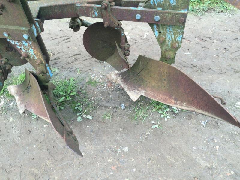 Ransomes TSR 2 Furrow reversible plough